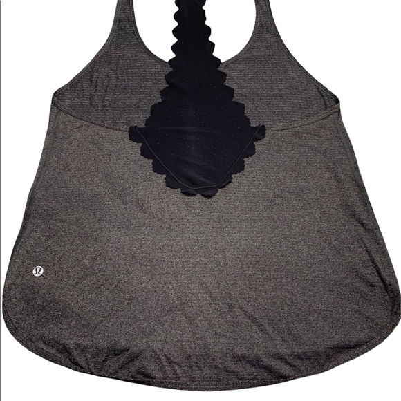 Lululemon Racerback tank. Size 6 - Picture 3 of 4